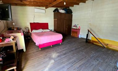 VENTA CASA, LOCAL EXCELENTE UBICACION, PONTEVEDRA