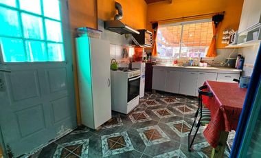 VENTA CASA, LOCAL EXCELENTE UBICACION, PONTEVEDRA