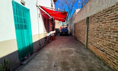 VENTA CASA, LOCAL EXCELENTE UBICACION, PONTEVEDRA
