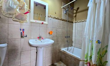 VENTA CASA, LOCAL EXCELENTE UBICACION, PONTEVEDRA