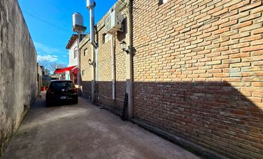 VENTA CASA, LOCAL EXCELENTE UBICACION, PONTEVEDRA