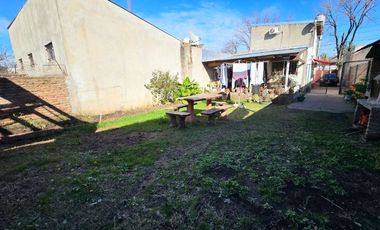 VENTA CASA, LOCAL EXCELENTE UBICACION, PONTEVEDRA
