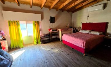 VENTA CASA, LOCAL EXCELENTE UBICACION, PONTEVEDRA
