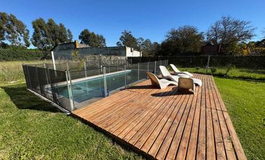 Venta complejo 3 cabañas con piscina Acantilados