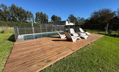 Venta complejo 3 cabañas con piscina Acantilados