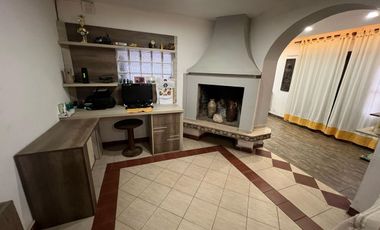 Se vende casa de 3 dorm+cochera B° P. Unidas, VT