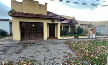 Se vende casa de 3 dorm+cochera B° P. Unidas, VT