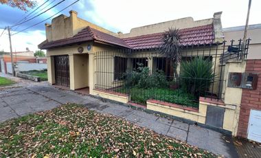 Se vende casa de 3 dorm+cochera B° P. Unidas, VT