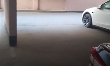 Oficina en Arriendo en Metro El Golf