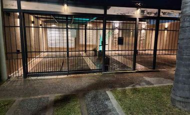 Chalet en venta en Ezpeleta Este