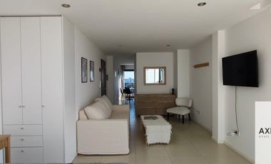19 y 44-Pza Azcuénaga-Semipiso de categoría amoblado en alquiler