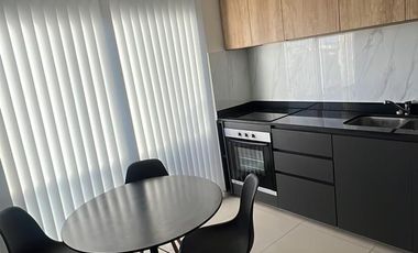 19 y 44-Pza Azcuénaga-Semipiso de categoría amoblado en alquiler