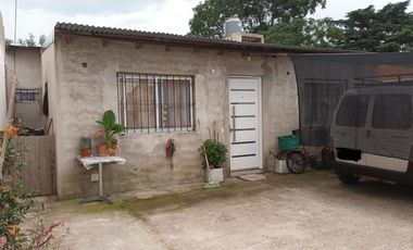 VENTA CASA 4 AMBIENTES en SAN MIGUEL DEL MONTE