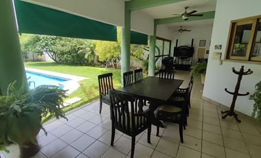 Casa con alberca en venta en zona Norte Poniente  con 578.17m2 de terreno.