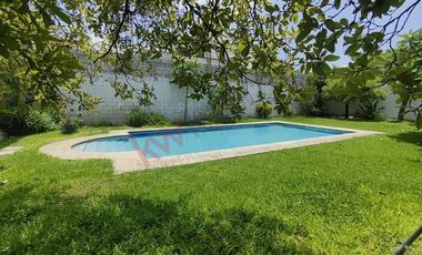 Casa con alberca en venta en zona Norte Poniente  con 578.17m2 de terreno.