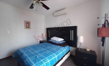 Casa en venta en privada cerrada en El Fracc. El Diamante.