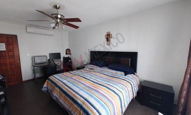Casa en venta en privada cerrada en El Fracc. El Diamante.