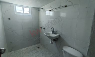 Casa en venta en zona poniente, Fracc. El Campanario.
