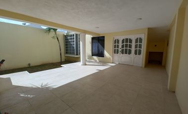 CASA EN RENTA EN FRACCIONAMIENTO SANTA RITA, CIUDAD DEL CARMEN CAMPECHE.