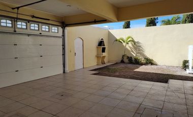 CASA EN RENTA EN FRACCIONAMIENTO SANTA RITA, CIUDAD DEL CARMEN CAMPECHE.