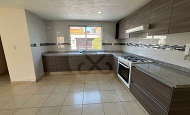 Casa en renta en Coaxustenco
