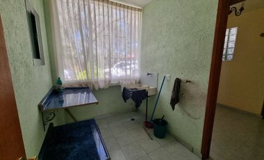 Residencia en Venta con jardines, Casa Club, GYM y Cancha de Tenis