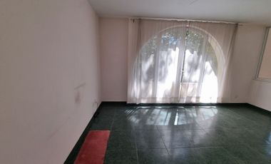 Residencia en Venta con jardines, Casa Club, GYM y Cancha de Tenis