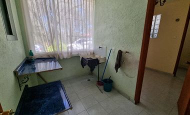 Residencia en Venta con jardines, Casa Club, GYM y Cancha de Tenis