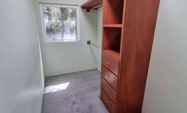 Residencia en Venta con jardines, Casa Club, GYM y Cancha de Tenis