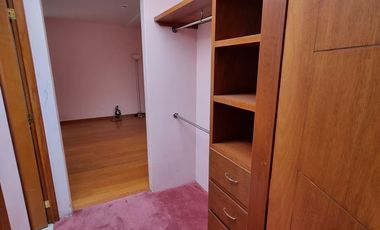 Residencia en Venta con jardines, Casa Club, GYM y Cancha de Tenis