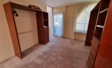 Residencia en Venta con jardines, Casa Club, GYM y Cancha de Tenis