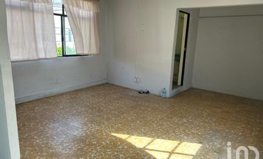 Bodega con Oficina y local Comercial en VENTA en Colonia Gómez Farías CdMx