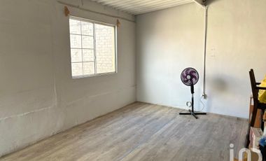 Bodega con Oficina y local Comercial en VENTA en Colonia Gómez Farías CdMx
