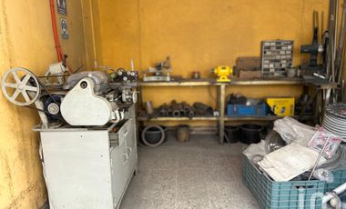 Bodega con Oficina y local Comercial en VENTA en Colonia Gómez Farías CdMx