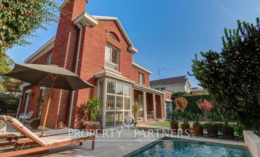 Hermosa casa remodelada con piscina cercana a Plaza Uruguay y colegio San Ignacio