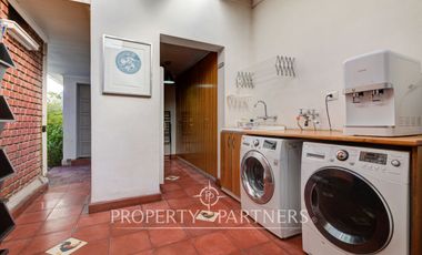 Hermosa casa remodelada con piscina cercana a Plaza Uruguay y colegio San Ignacio
