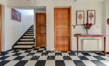 Hermosa casa remodelada con piscina cercana a Plaza Uruguay y colegio San Ignacio
