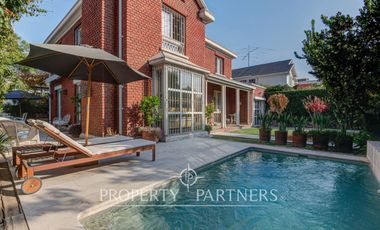 Hermosa casa remodelada con piscina cercana a Plaza Uruguay y colegio San Ignacio