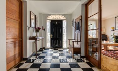 Hermosa casa remodelada con piscina cercana a Plaza Uruguay y colegio San Ignacio