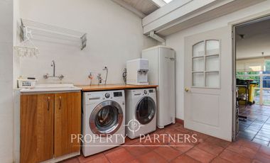 Hermosa casa remodelada con piscina cercana a Plaza Uruguay y colegio San Ignacio