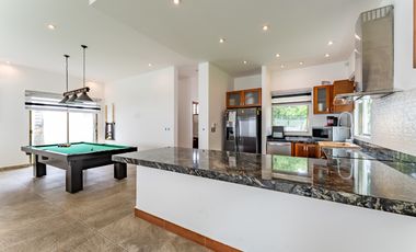 Casa en Venta con Doble Terreno en Residencial Arbolada