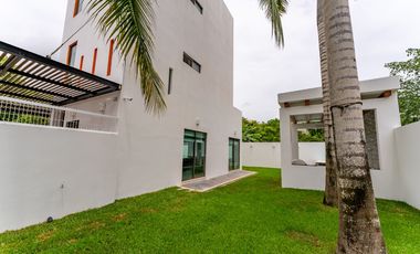Casa en Venta con Doble Terreno en Residencial Arbolada