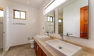 Casa en Venta con Doble Terreno en Residencial Arbolada