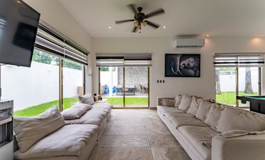 Casa en Venta con Doble Terreno en Residencial Arbolada