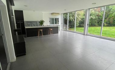 Casa en Campos De Echeverria venta con Renta