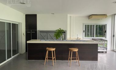 Casa en Campos De Echeverria venta con Renta