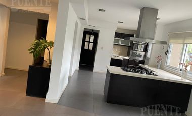 Casa en Campos De Echeverria venta con Renta