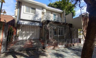 CASA EN VENTA 3 DORMITORIOS, JARDÍN, PILETA QUILMES