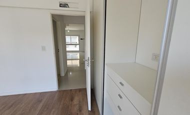 Departamento  2  Amb edificio con ascensor Apto profesional