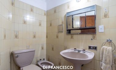Casa Mar de ostende sobre lote Multifamiliar-150 m del Mar